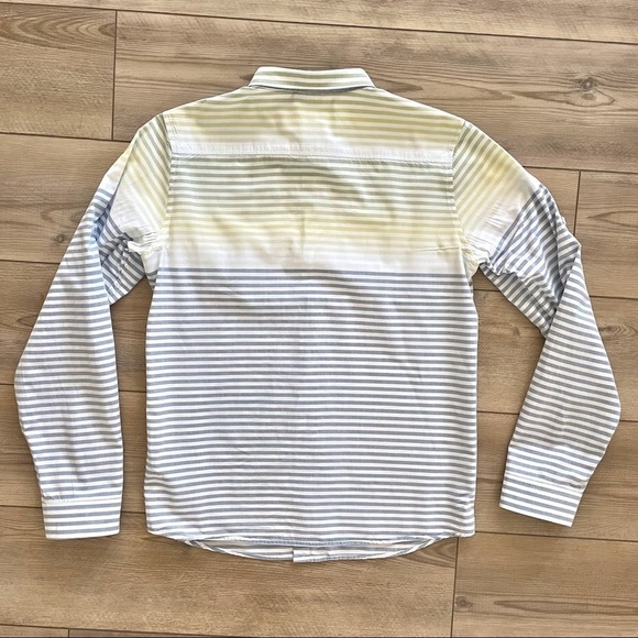 United Colors of Benetton Kids Large Button Up - Picture 4 of 6